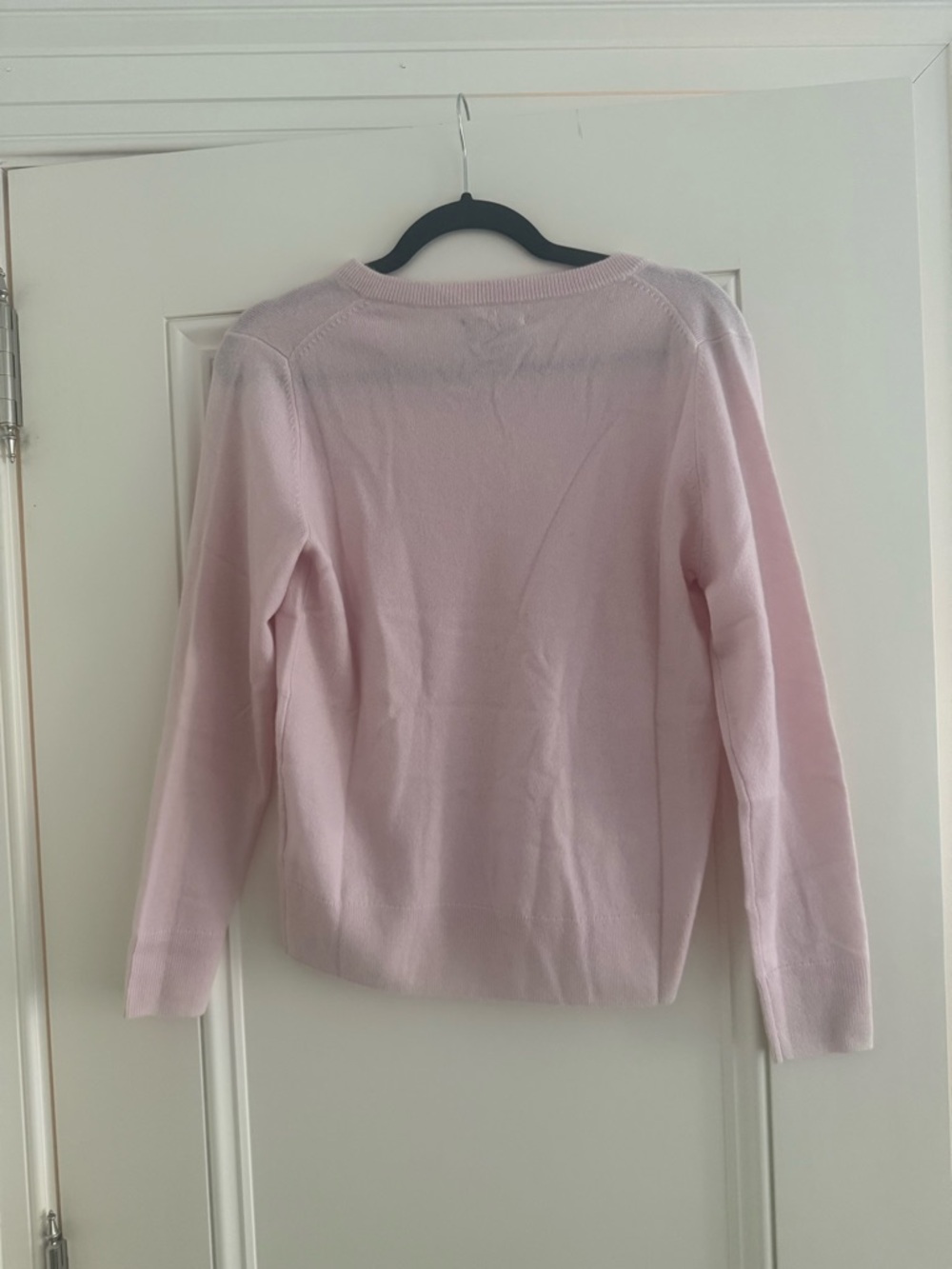 Quince Mongolian Cashmere V Neck sweater NWT - Picture 5 of 5